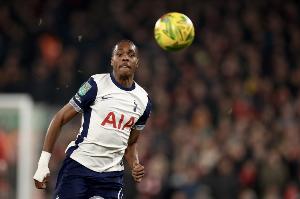 法尔克：拜仁仍希望热刺买断特尔，他们急需这笔钱签凯恩的替补